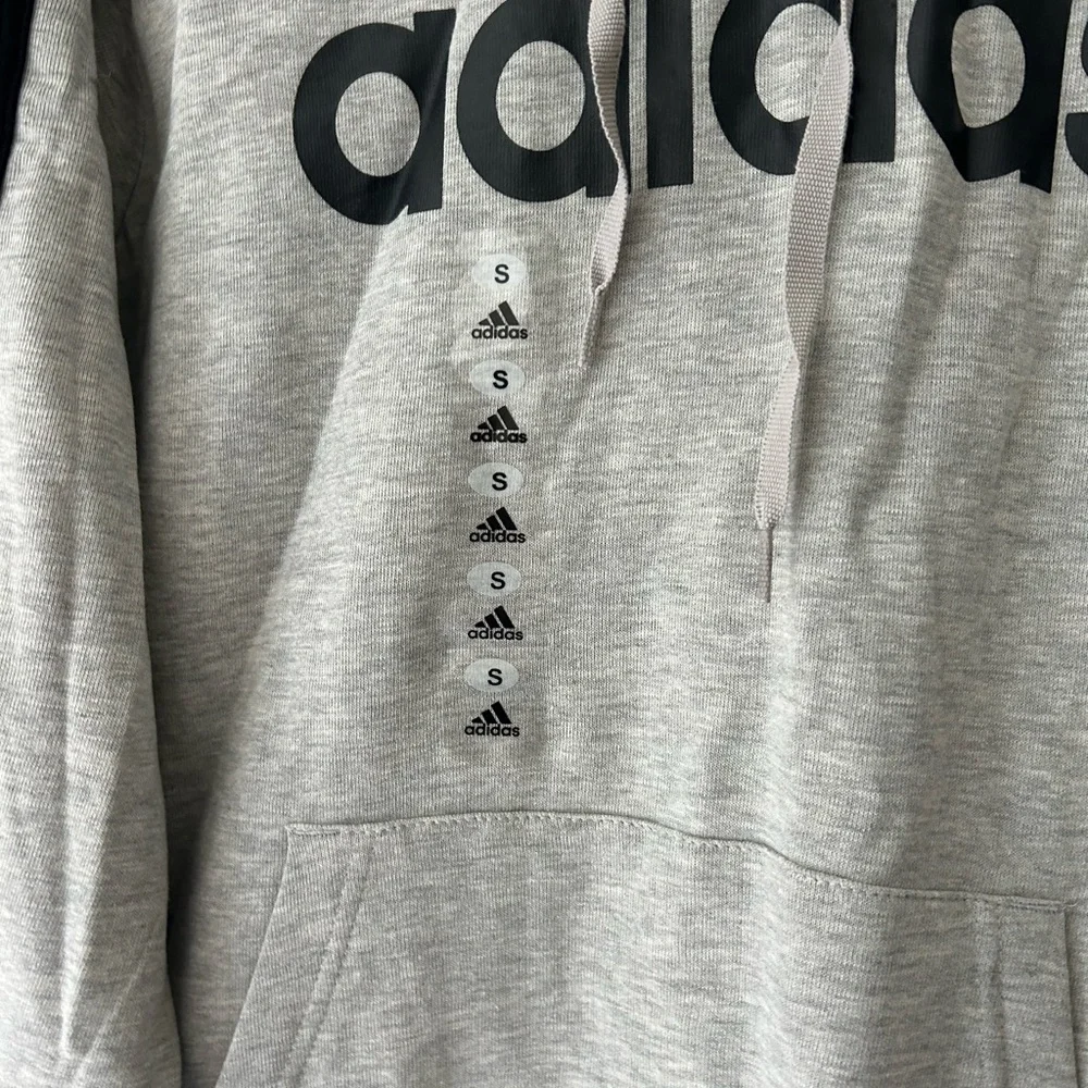 ⭐️ NEW Adidas Men's Small 3 Stripes Gray Hoodie Sweater